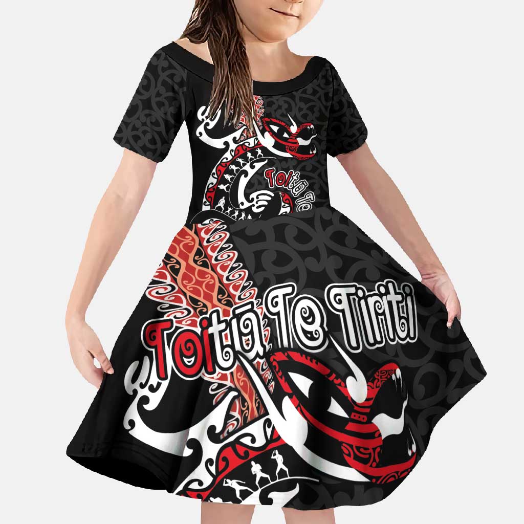 Aotearoa Toitu Te Tiriti Family Matching Off Shoulder Maxi Dress and Hawaiian Shirt Maori Taniwha Haka - Honour the Treaty LT03 Daughter's Dress Black - Polynesian Pride