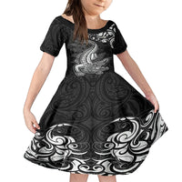 New Zealand Crocodile Tattoo and Fern Family Matching Puletasi and Hawaiian Shirt Maori Pattern LT03 Daughter's Dress Black - Polynesian Pride