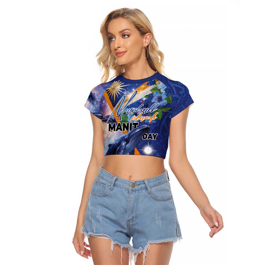 Marshall Islands Manit Day Raglan Cropped T Shirt Grunge National Flag with Whales and Tribal Tattoos LT03 Female Blue - Polynesian Pride