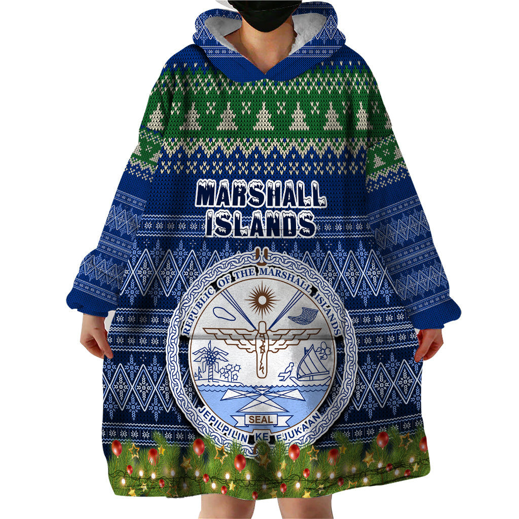 personalised-marshall-islands-christmas-wearable-blanket-hoodie-coat-of-arms-and-map-beautiful-merry-xmas-snowflake