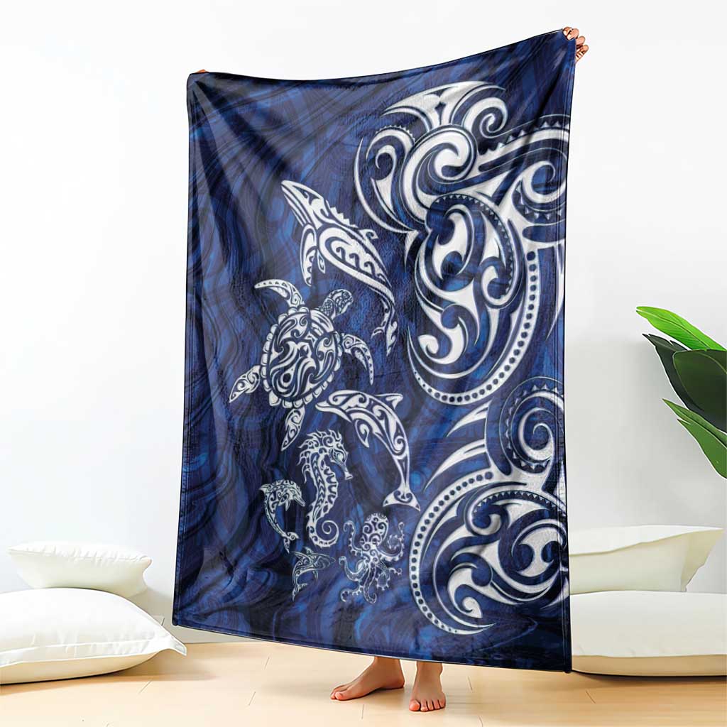 New Zealand Connecting with Seas Blanket Maori Tribal and Sea Animals Tattoo - White Glass Style