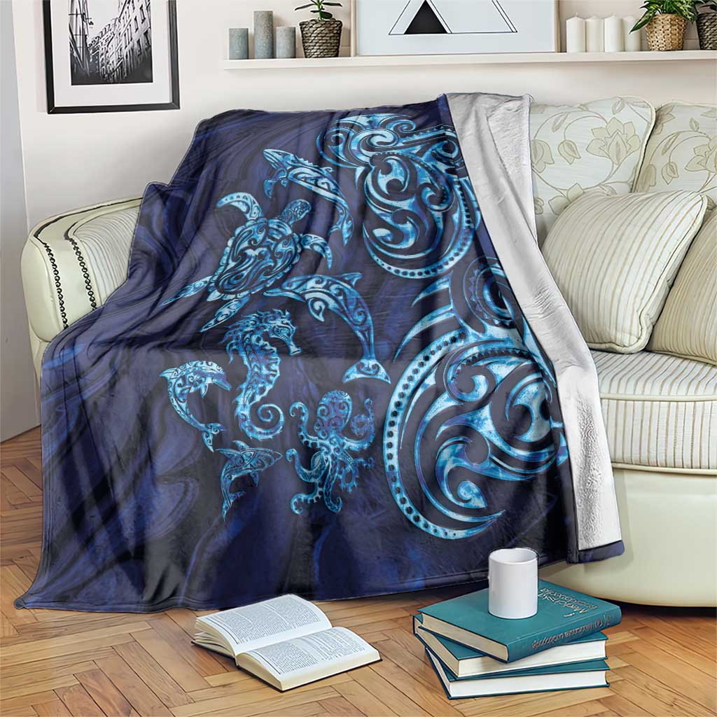 New Zealand Connecting with Seas Blanket Maori Tribal and Sea Animals Tattoo - Sea Texture Glass Style