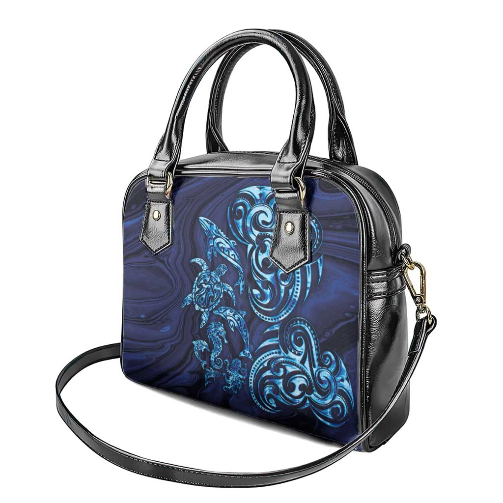 New Zealand Connecting with Seas Shoulder Handbag Maori Tribal and Sea Animals Tattoo - Sea Texture Glass Style
