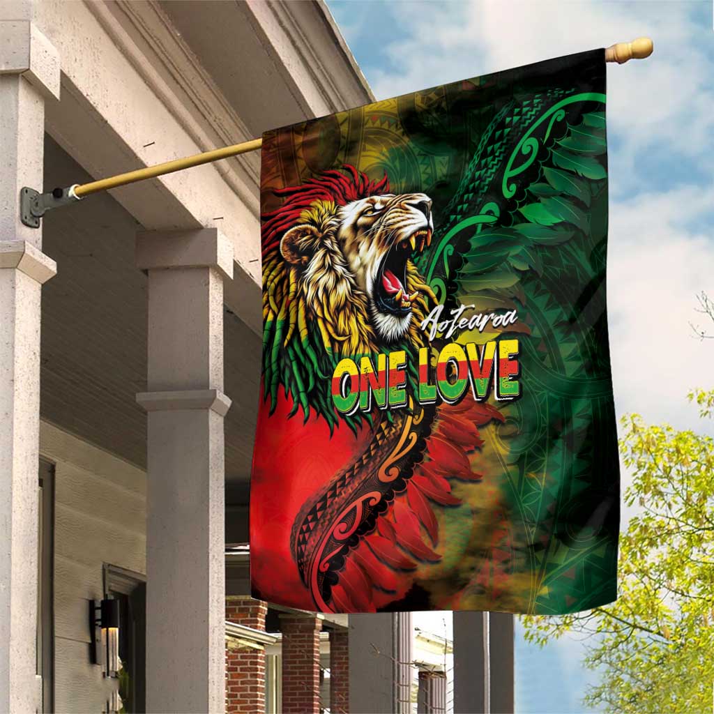 Aotearoa One Love Garden Flag Reggae Lion with Kakahu Huruhuru LT03 House Flag Black - Polynesian Pride