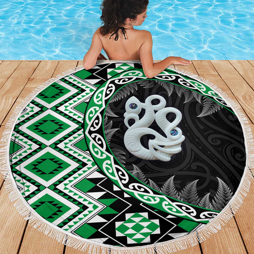 Green Taniko Motif Aotearoa Manaia and Silver Fern Beach Blanket