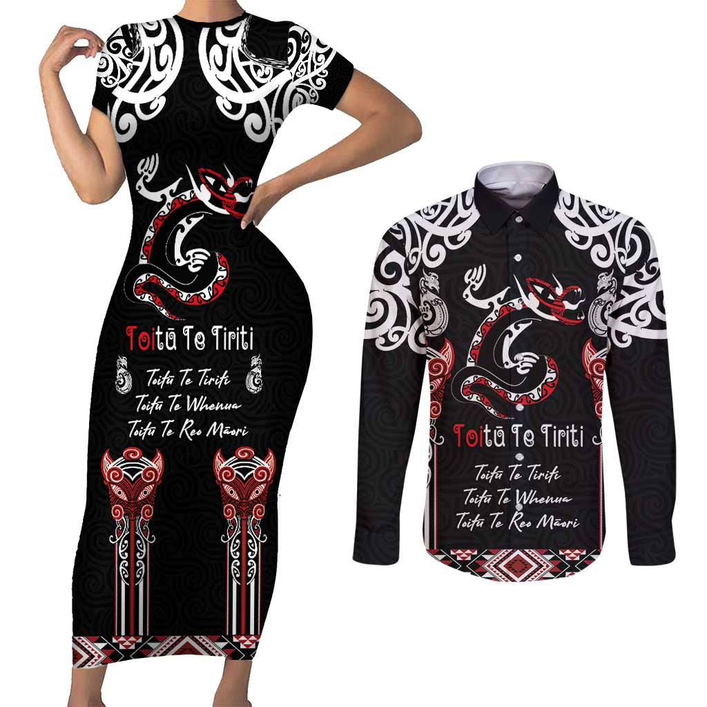 Aotearoa Toitu Te Tiriti-Maori Taniwha Couples Matching Short Sleeve Bodycon Dress and Long Sleeve Button Shirt Toitu Te Whenua Toitu Te Reo Maori LT03 Black - Polynesian Pride