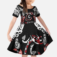 Aotearoa Toitu Te Tiriti-Maori Taniwha Family Matching Summer Maxi Dress and Hawaiian Shirt Toitu Te Whenua Toitu Te Reo Maori LT03 Daughter's Dress Black - Polynesian Pride