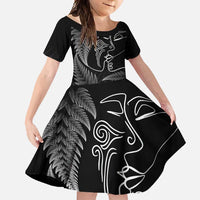 New Zealand Valentine's Day Family Matching Off Shoulder Maxi Dress and Hawaiian Shirt Silver Fern and Line Art Love Couple LT03 Daughter's Dress Black - Polynesian Pride