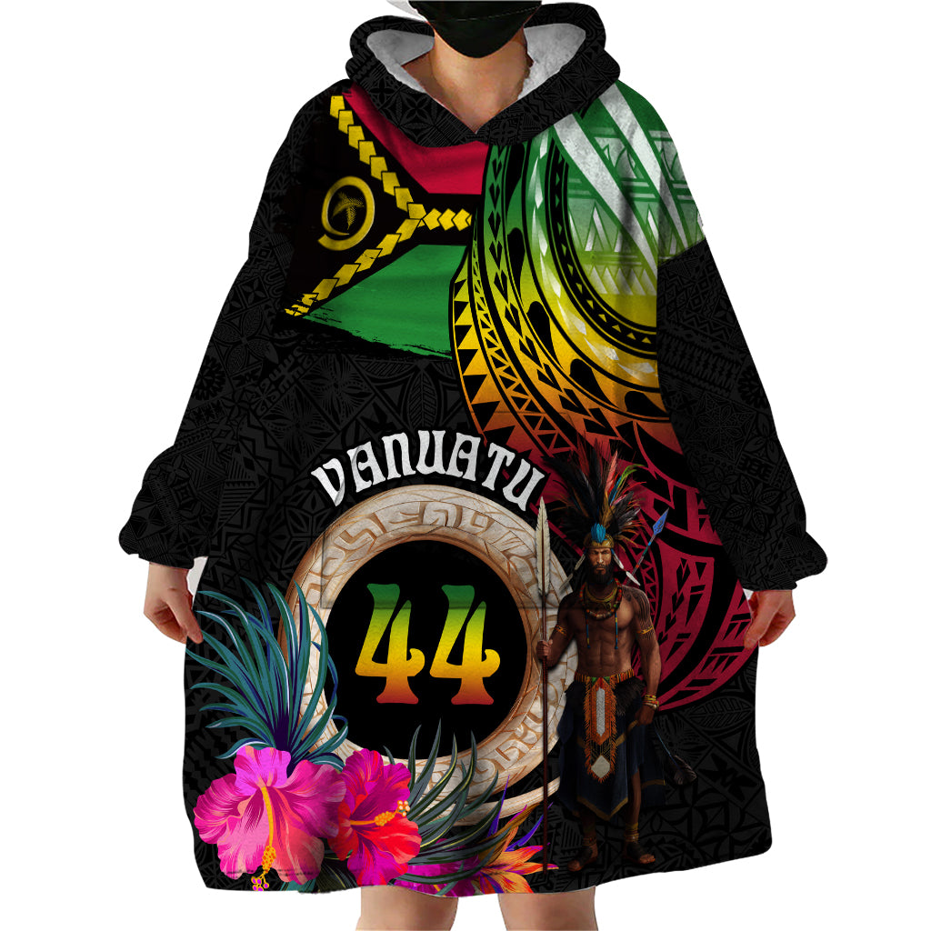 Personalised Vanuatu 44th Anniversary Wearable Blanket Hoodie Boars Tusk and Melanesian Warrior Indipendens Dei LT03 - Polynesian Pride
