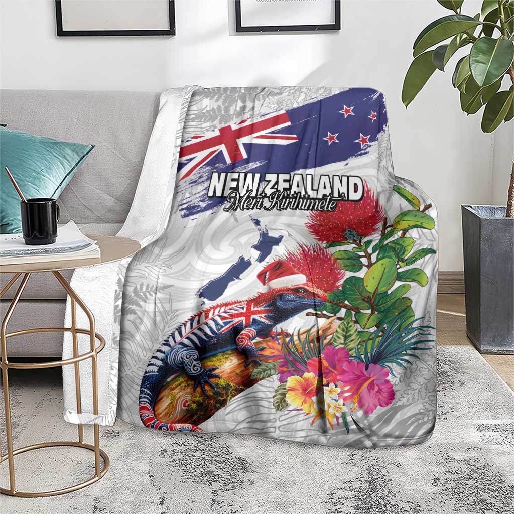 New Zealand Christmas Blanket Meri Kirihimete-Tuatara and Pohutukawa White Color