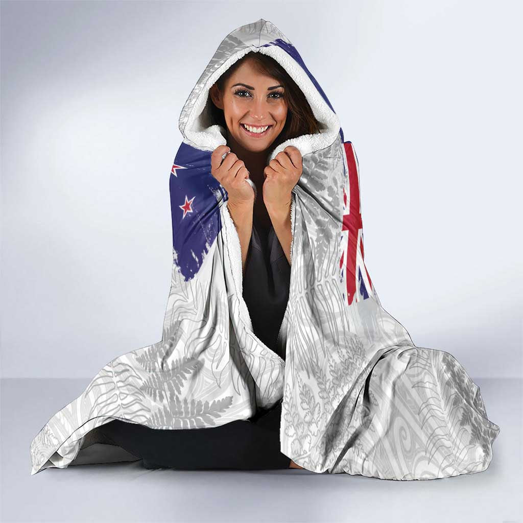 New Zealand Christmas Hooded Blanket Meri Kirihimete-Tuatara and Pohutukawa White Color