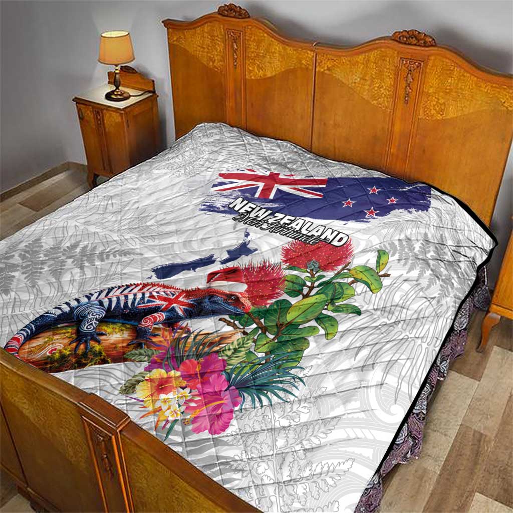 New Zealand Christmas Quilt Meri Kirihimete-Tuatara and Pohutukawa White Color