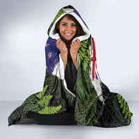 New Zealand Christmas Hooded Blanket Meri Kirihimete-Tuatara and Pohutukawa Black Color