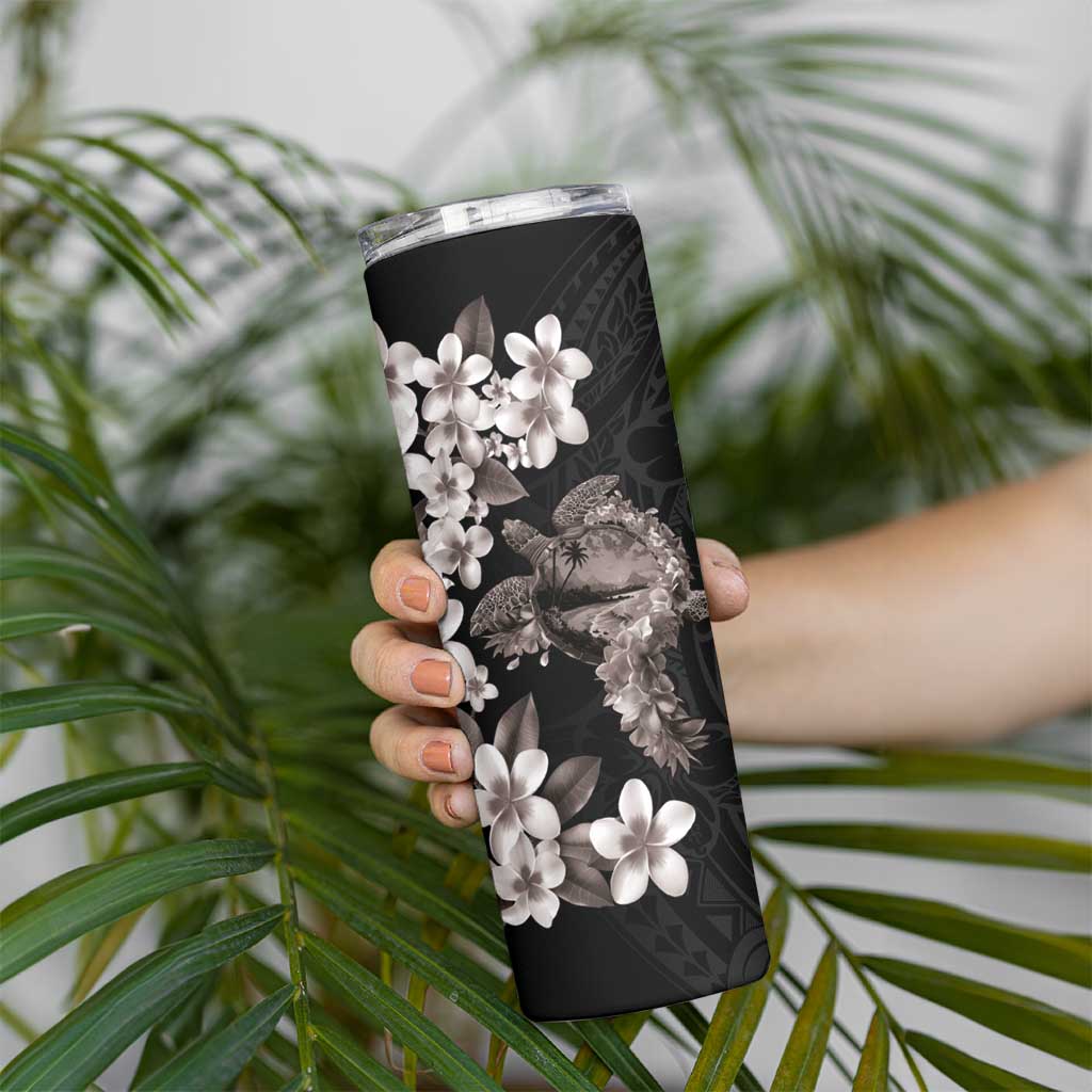 Hawaiian Lei Day Skinny Tumbler Plumeria and Turtle with Polynesian Tribal Pattern Grayscale Color