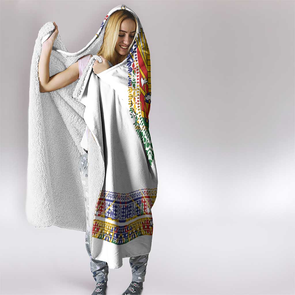 Haiti Flag Traditional Dashiki Hooded Blanket White Color - Polynesian Pride