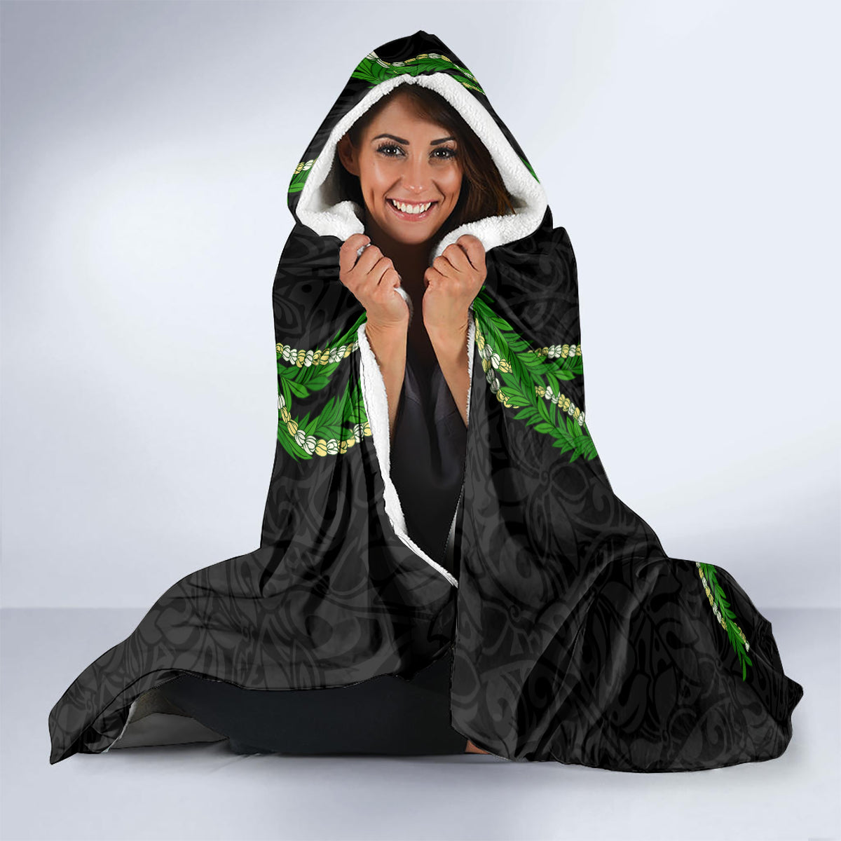 Hawaii Maile Lei Hooded Blanket Aloha Black Color