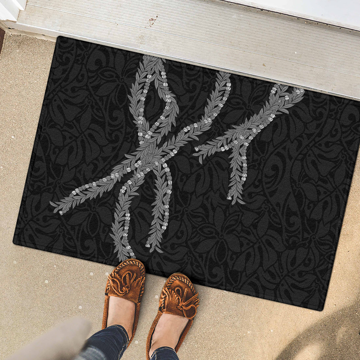 Hawaii Maile Lei Rubber Doormat Aloha Grayscale Color
