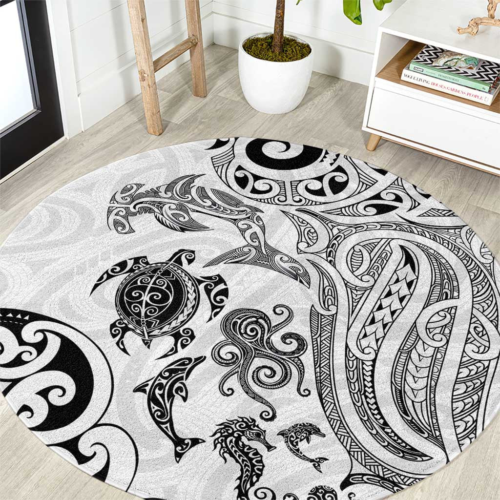 New Zealand Sea Animals with Maori Tribal Tattoo Round Carpet White Color