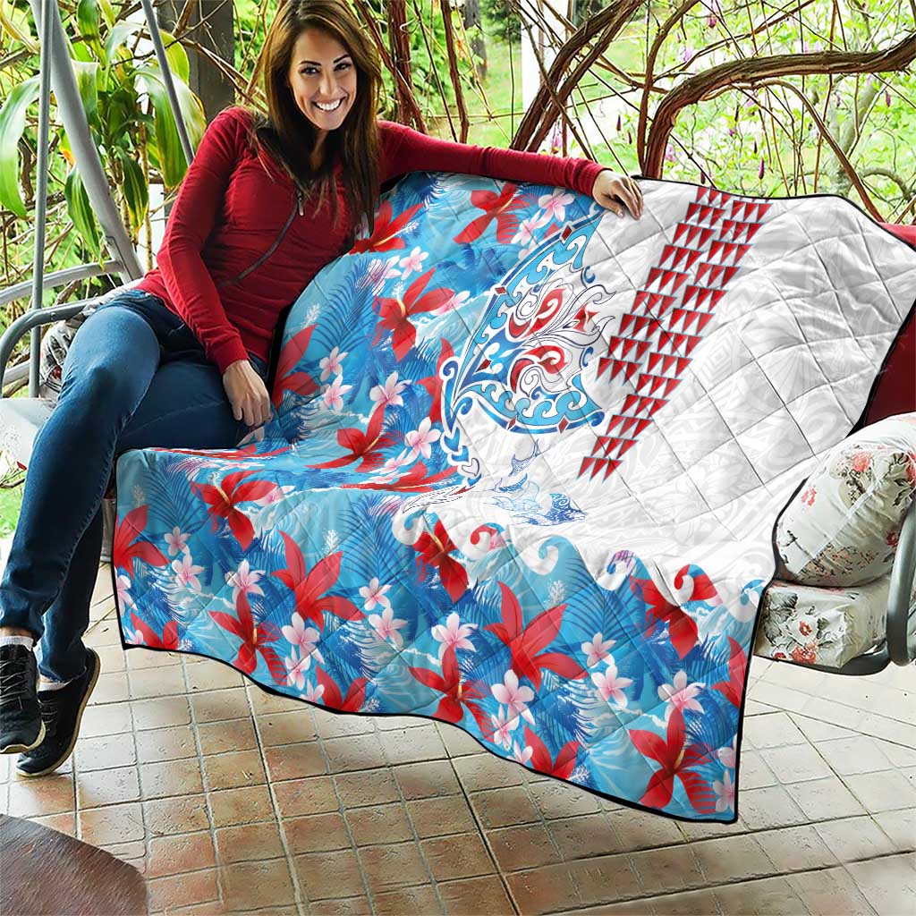Hawaiian Tribal Manta Ray Quilt Kakau Tattoo and Flowers Surfing Waves Pattern Ocean Color