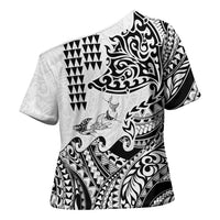 Hawaiian Tribal Manta Ray Cross Shoulder Shirt Kakau Tattoo and Polynesian Art Motif Pattern LT03 - Polynesian Pride