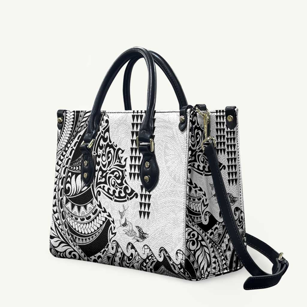 Hawaiian Tribal Manta Ray Leather Bag Kakau Tattoo and Polynesian Art Motif Pattern LT03 Multicolor - Polynesian Pride