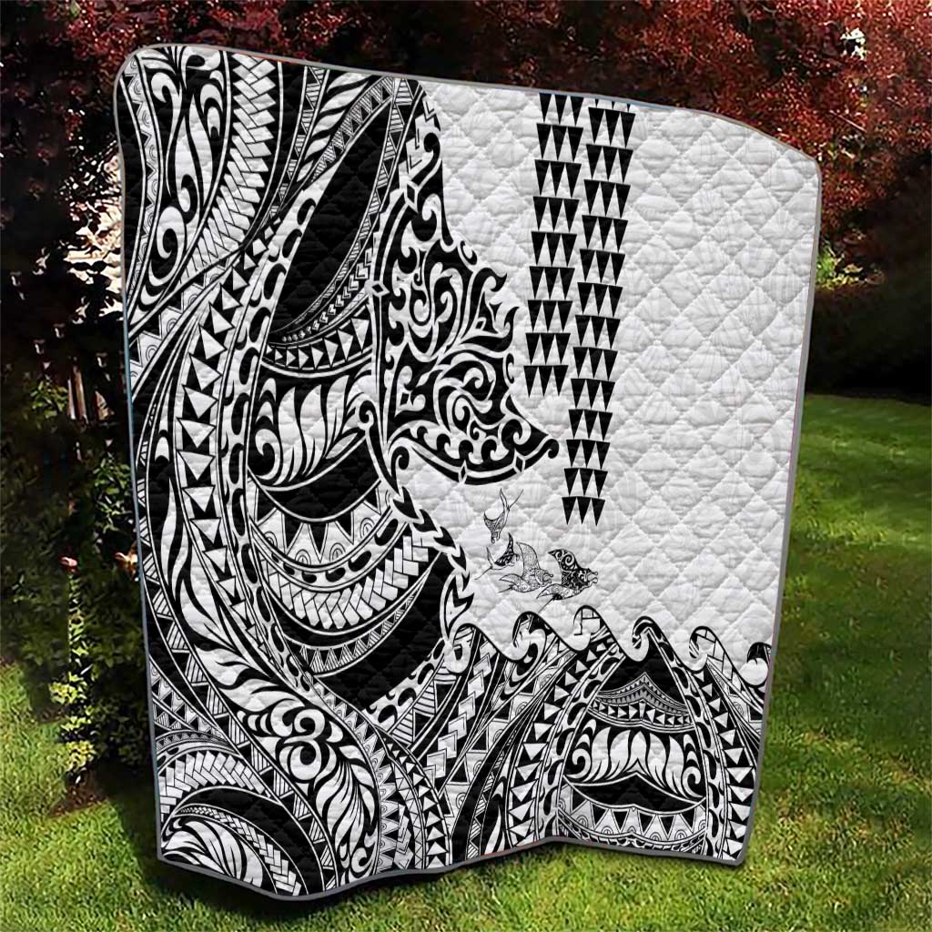 Hawaiian Tribal Manta Ray Quilt Kakau Tattoo and Polynesian Art Motif Pattern
