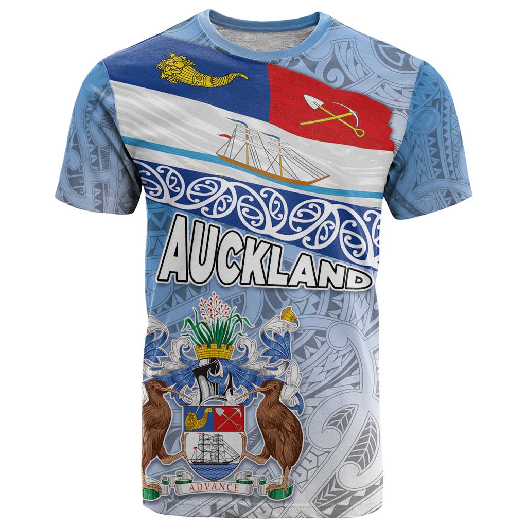 New Zealand Auckland T Shirt Auckland's Flag and Coat of Arms - Koru Art Maori Pattern LT03 Light Blue - Polynesian Pride