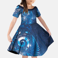 Aotearoa New Zealand New Year Family Matching Summer Maxi Dress and Hawaiian Shirt Tribal Koru Tattoo Blue Galaxy Maori Silver Fern LT03 Daughter's Dress Blue - Polynesian Pride