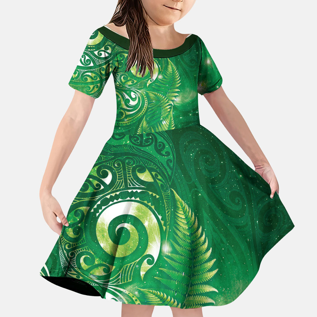 Aotearoa New Zealand New Year Family Matching Mermaid Dress and Hawaiian Shirt Tribal Koru Tattoo Green Galaxy Maori Silver Fern LT03 Daughter's Dress Green - Polynesian Pride