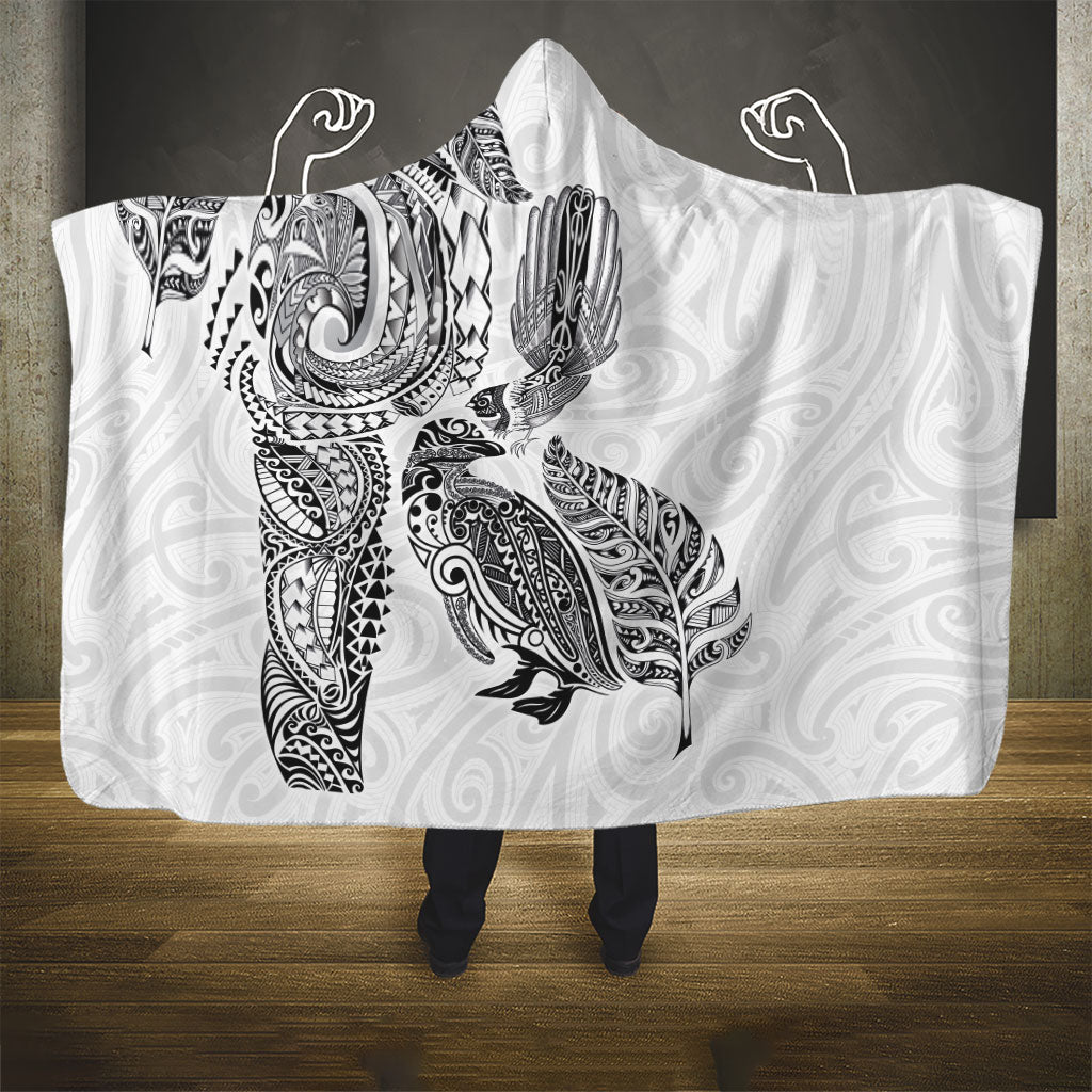 Aotearoa Moko Tribal Tattoo Hooded Blanket New Zealand Maori Penguin and Fantail White Color LT03 - Polynesian Pride