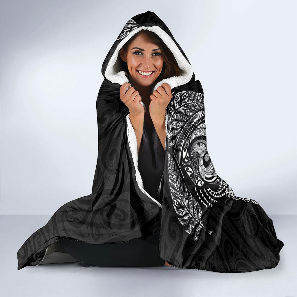 Aotearoa Moko Tribal Tattoo Hooded Blanket New Zealand Maori Penguin and Fantail Black Color LT03 - Polynesian Pride