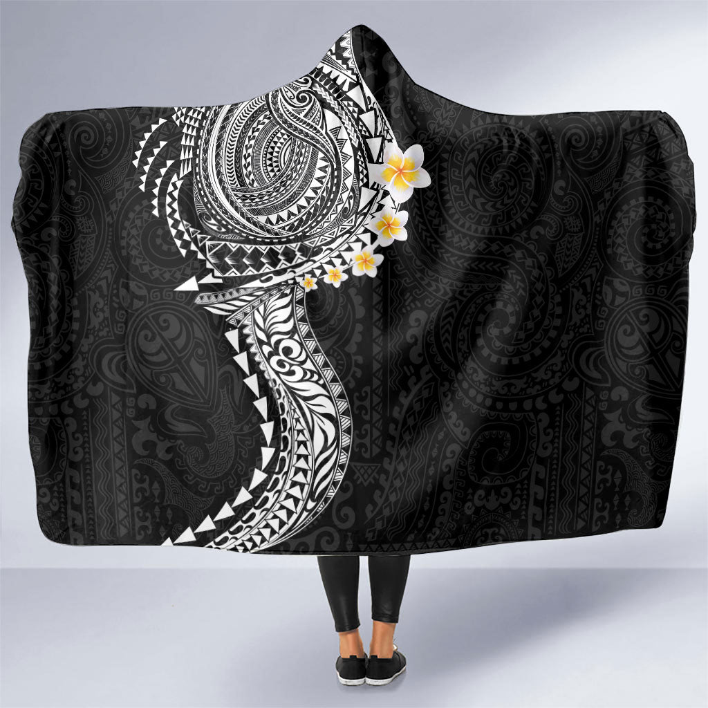 Hawaiian Tribal Tattoo and Plumeria Hooded Blanket Polynesian Pattern Black Color