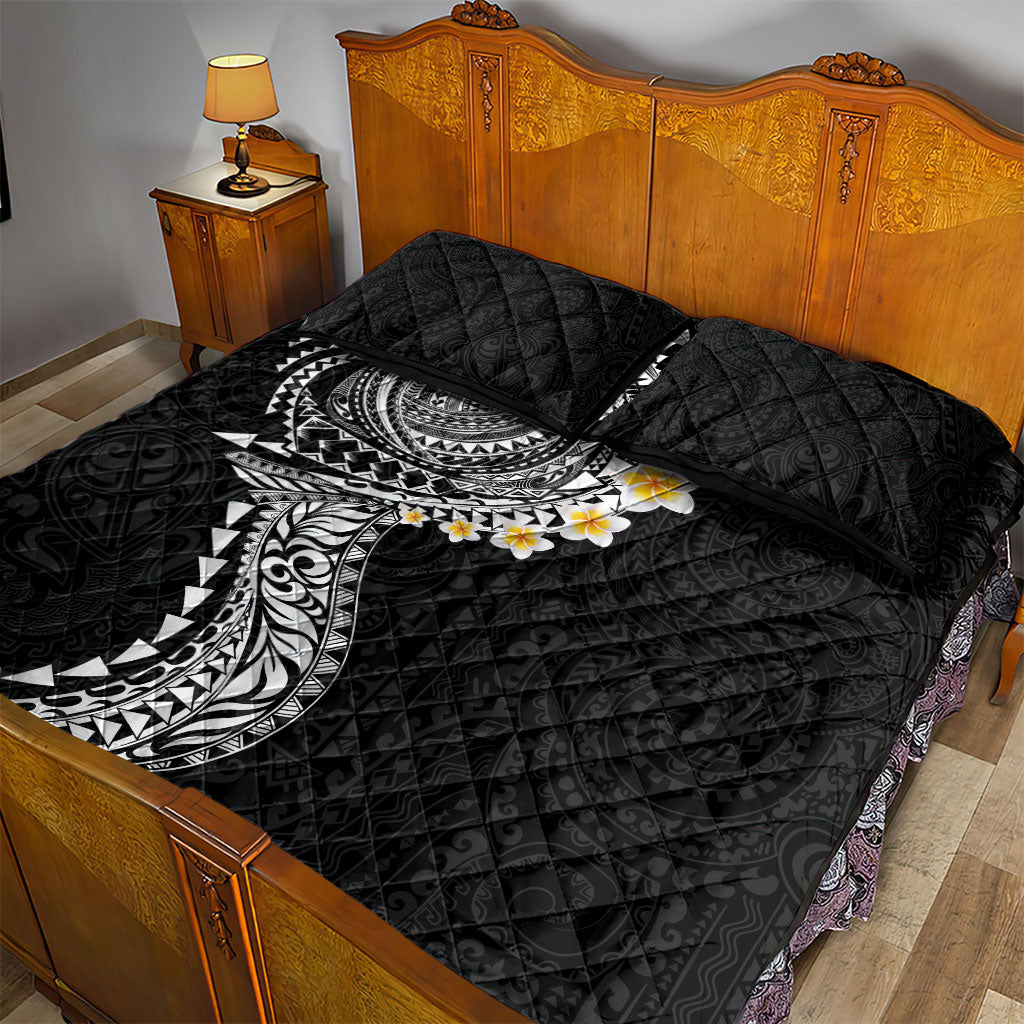 Hawaiian Tribal Tattoo and Plumeria Quilt Bed Set Polynesian Pattern Black Color