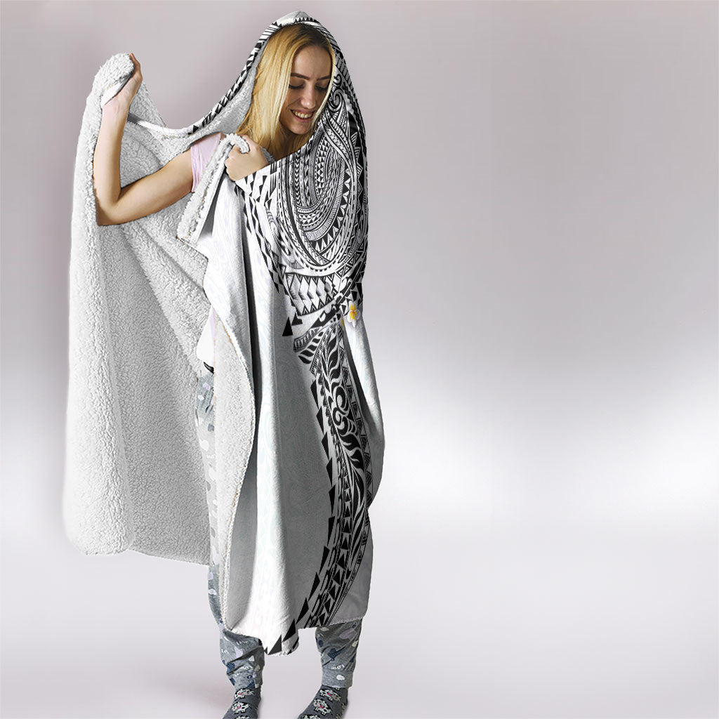 Hawaiian Tribal Tattoo and Plumeria Hooded Blanket Polynesian Pattern White Color