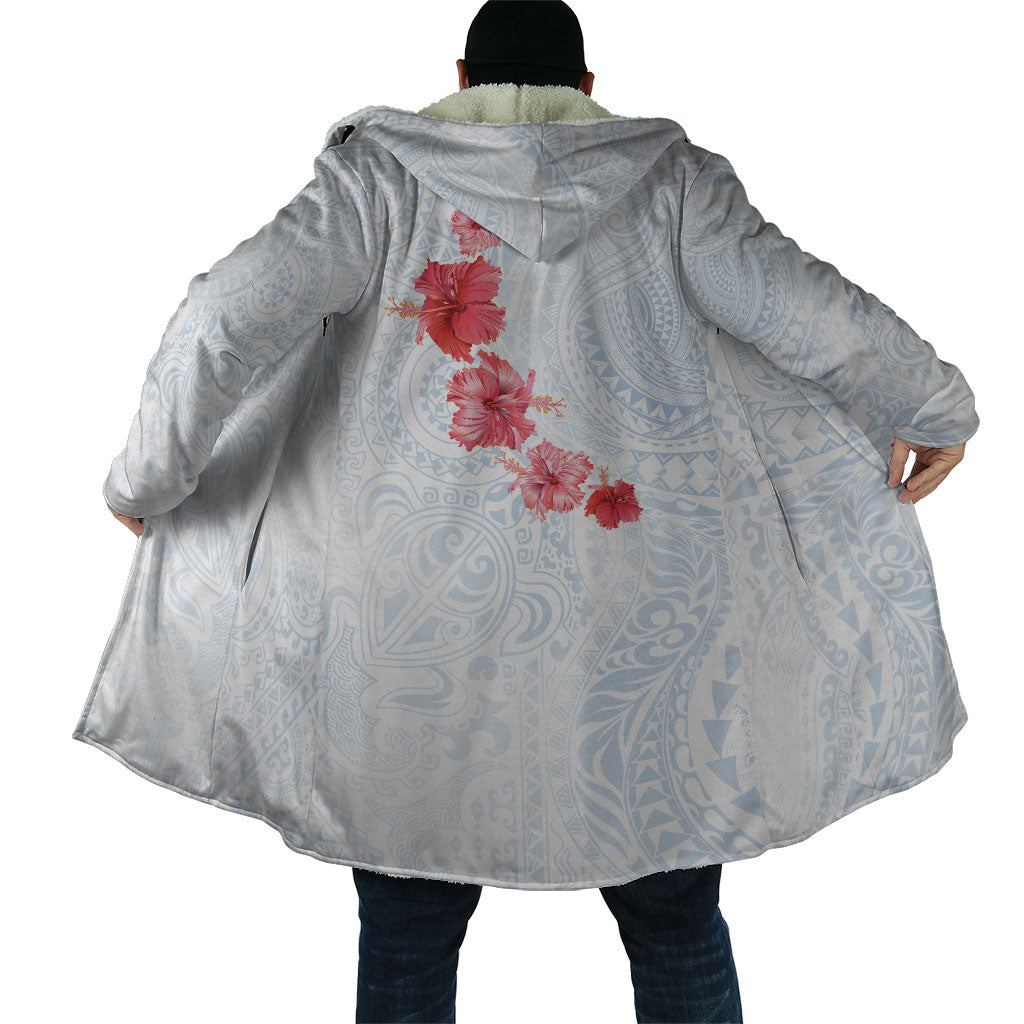 Hawaiian Tribal Tattoo and Hibiscus Cloak Polynesian Pattern Airy White Blue Cloud