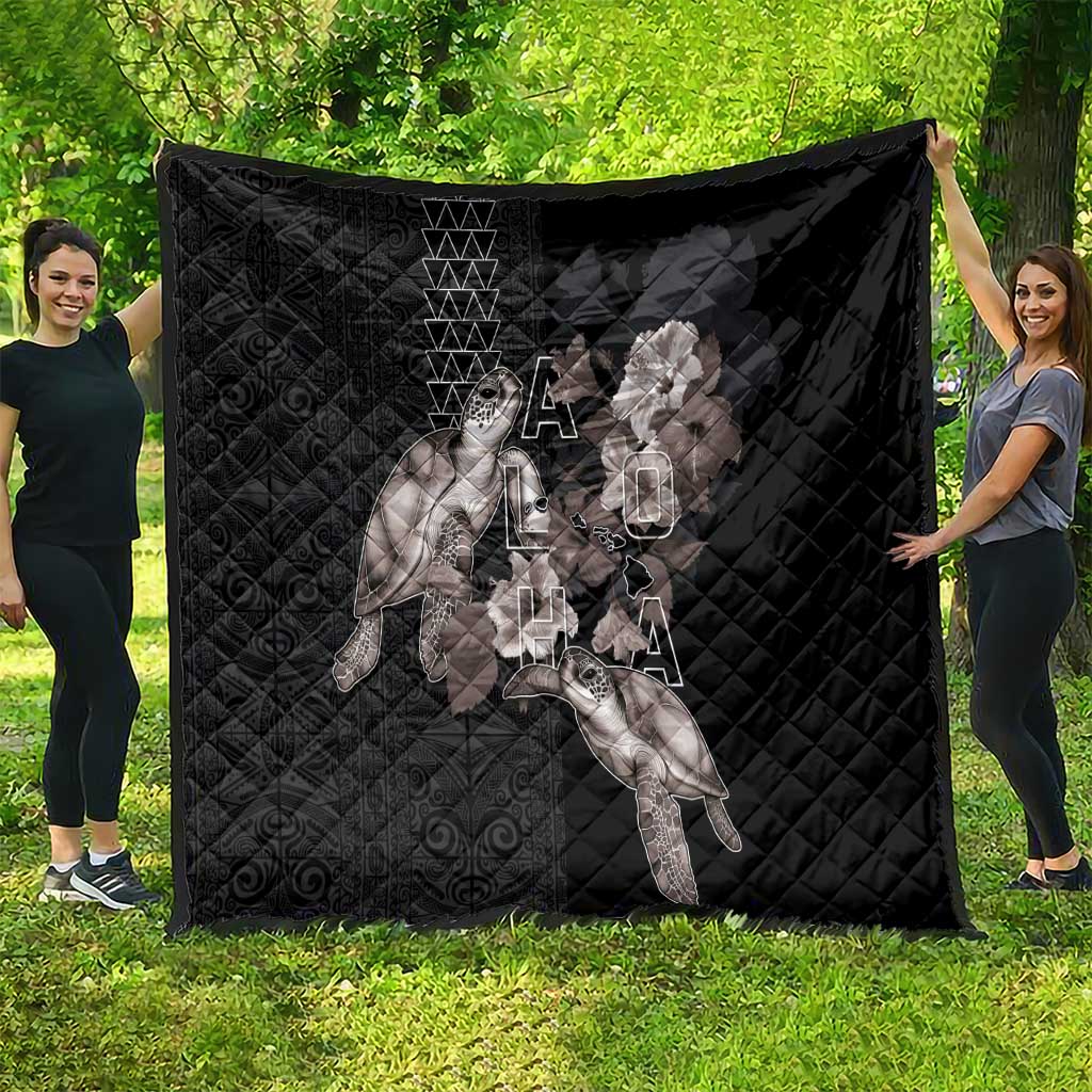 Hawaii Aloha Turtle Hibiscus and Leaves Quilt with Polynesian and Kakau Tattoos Black Color - Polynesian Pride