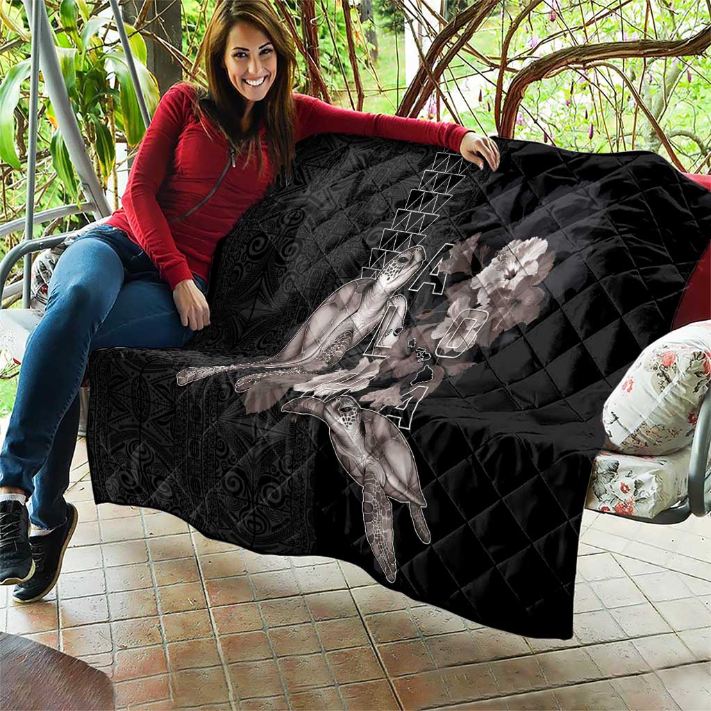Hawaii Aloha Turtle Hibiscus and Leaves Quilt with Polynesian and Kakau Tattoos Black Color - Polynesian Pride