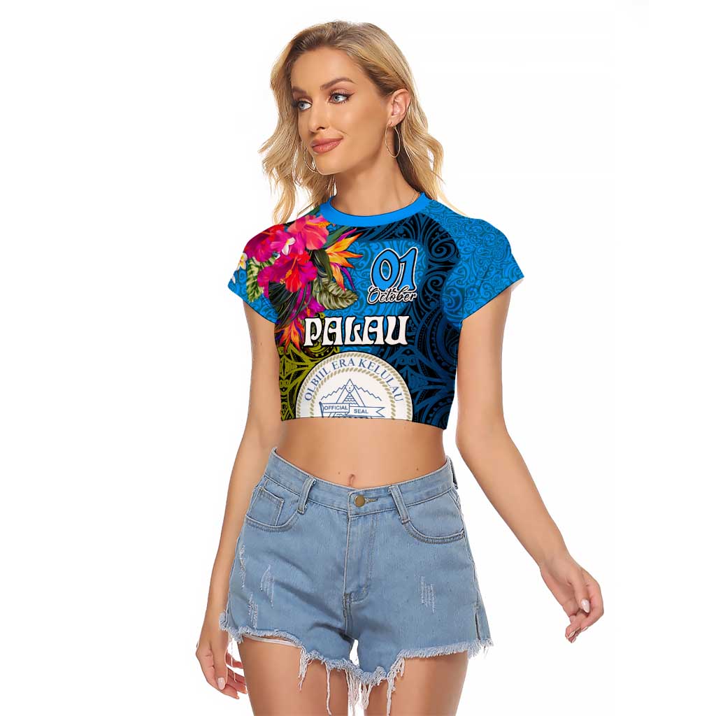 Personalised Palau Independence Day Raglan Cropped T Shirt 1st October 30th Anniversary Polynesian Jungle Flower