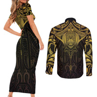 New Zealand Aotearoa Couples Matching Short Sleeve Bodycon Dress and Long Sleeve Button Shirt Maori Manta Ray Moko Gold LT05 - Polynesian Pride