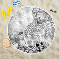 Hawaii Hibiscus With White Polynesian Pattern Beach Blanket