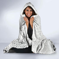 Hawaii Hibiscus With White Polynesian Pattern Hooded Blanket