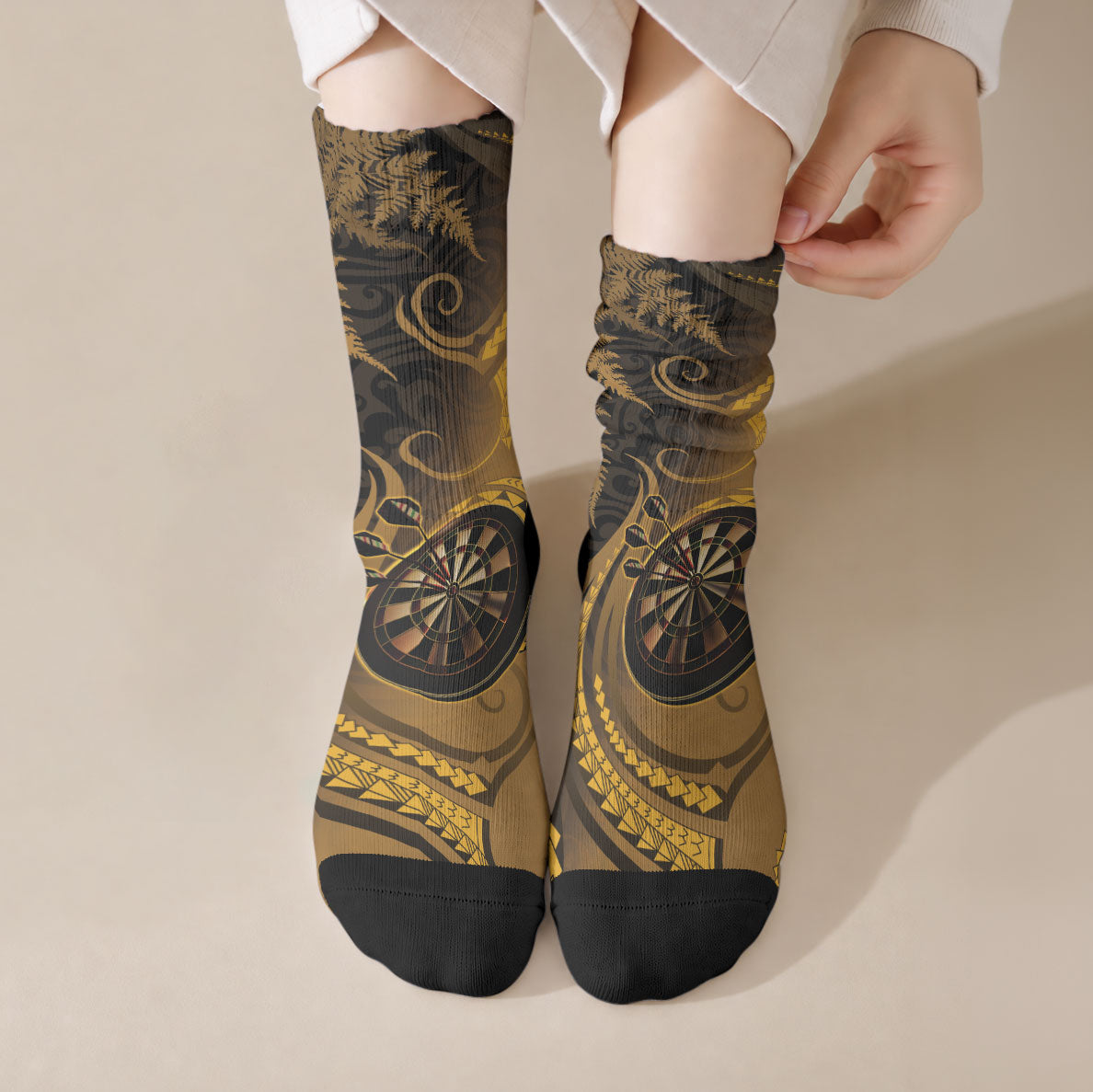 New Zealand Gold Darts Crew Socks Maori Fern Curve Style LT05 Crew Socks Gold - Polynesian Pride