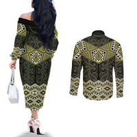 New Zealand Aotearoa Couples Matching Off The Shoulder Long Sleeve Dress and Long Sleeve Button Shirt Yellow Taniko Art Maori Pattern LT05 - Polynesian Pride