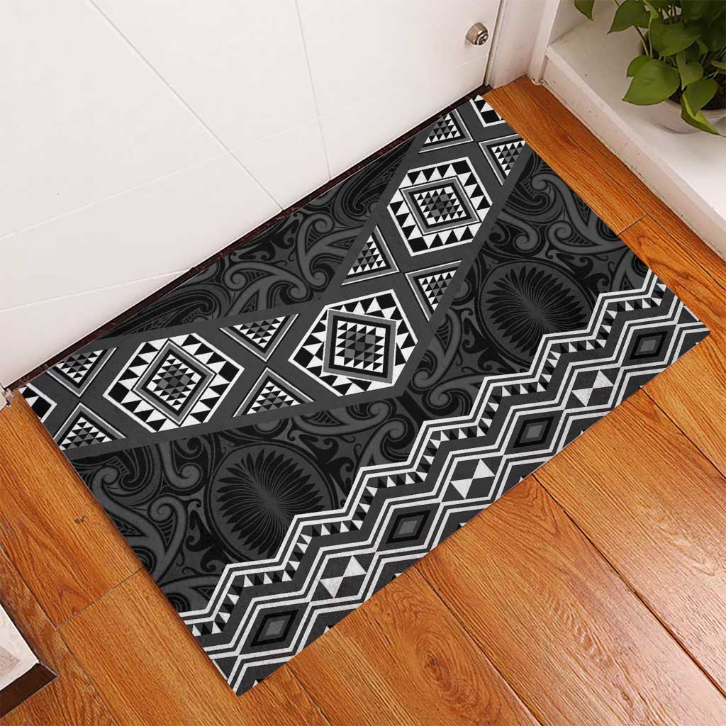 New Zealand Aotearoa Rubber Doormat Black Taniko Art Maori Pattern LT05 - Polynesian Pride