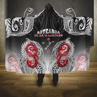 New Zealand Waitangi Day Hooded Blanket Aotearoa Te Ra O Waitangi Manaia Maori Pattern LT05 One Size Black - Polynesian Pride