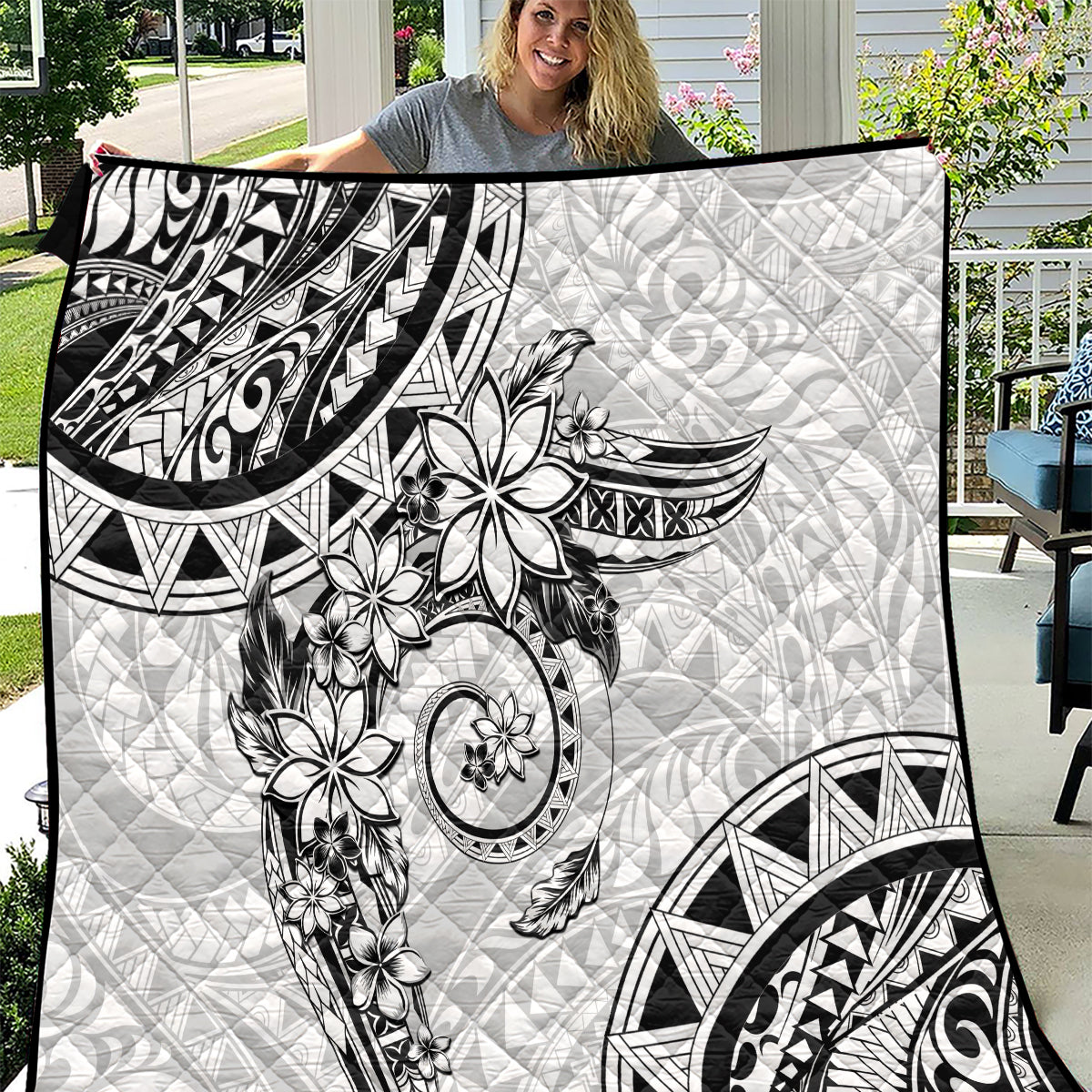 Polynesian Pattern With Plumeria Flowers Quilt White LT05 White - Polynesian Pride