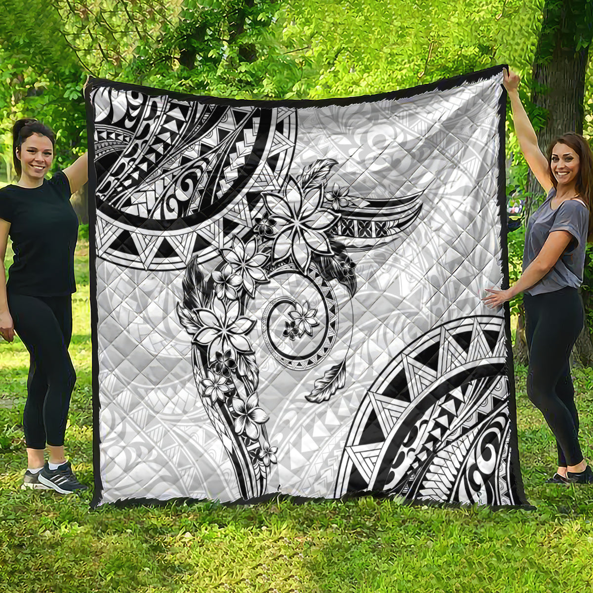 Polynesian Pattern With Plumeria Flowers Quilt White LT05 - Polynesian Pride