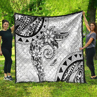 Polynesian Pattern With Plumeria Flowers Quilt White LT05 - Polynesian Pride