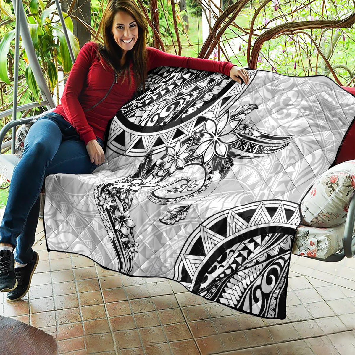 Polynesian Pattern With Plumeria Flowers Quilt White LT05 - Polynesian Pride