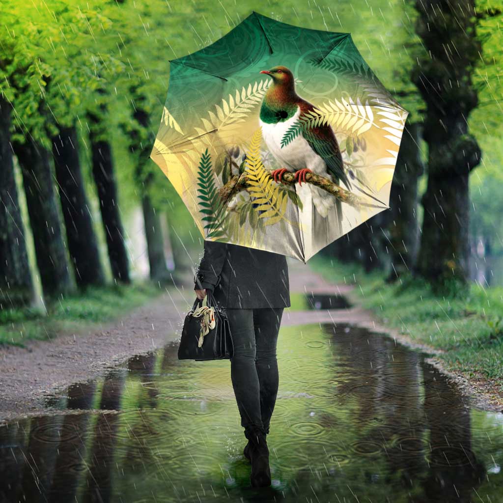 New Zealand Pigeon Kereru Umbrella Maori Fern Art Green Gradient - Polynesian Pride